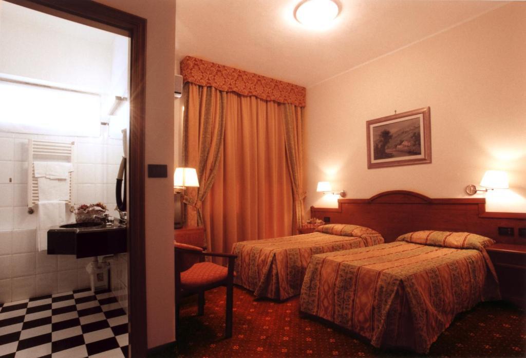 Hotel Cinzia Ristorante Christian E Manuel Верчели Стая снимка
